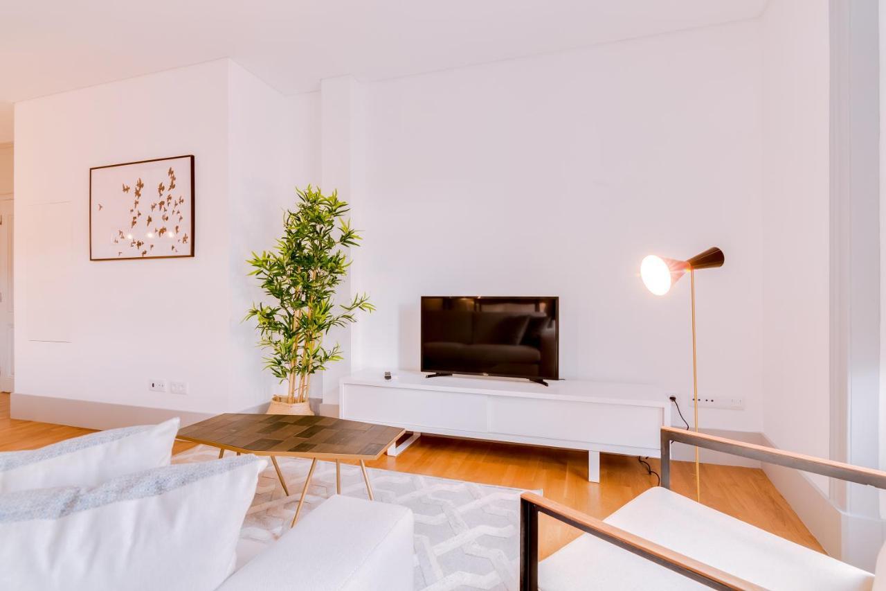 Poiais By Lisbon Inside Out Apartment Luaran gambar