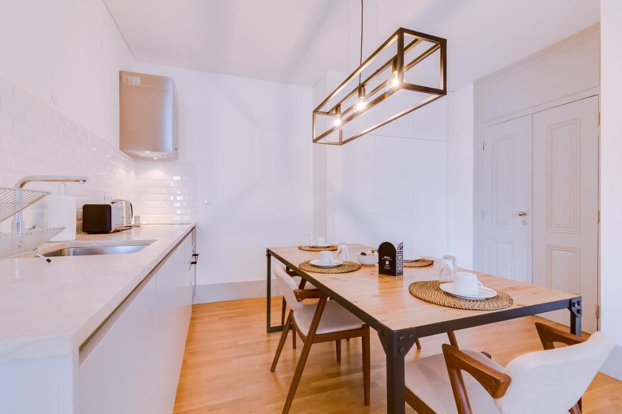 Poiais By Lisbon Inside Out Apartment Luaran gambar